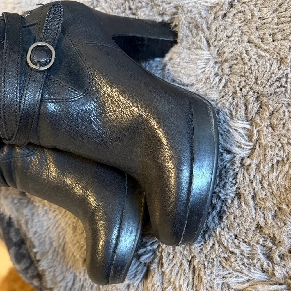 UGG Black Linde high Heeled Boots - Picture 4 of 5